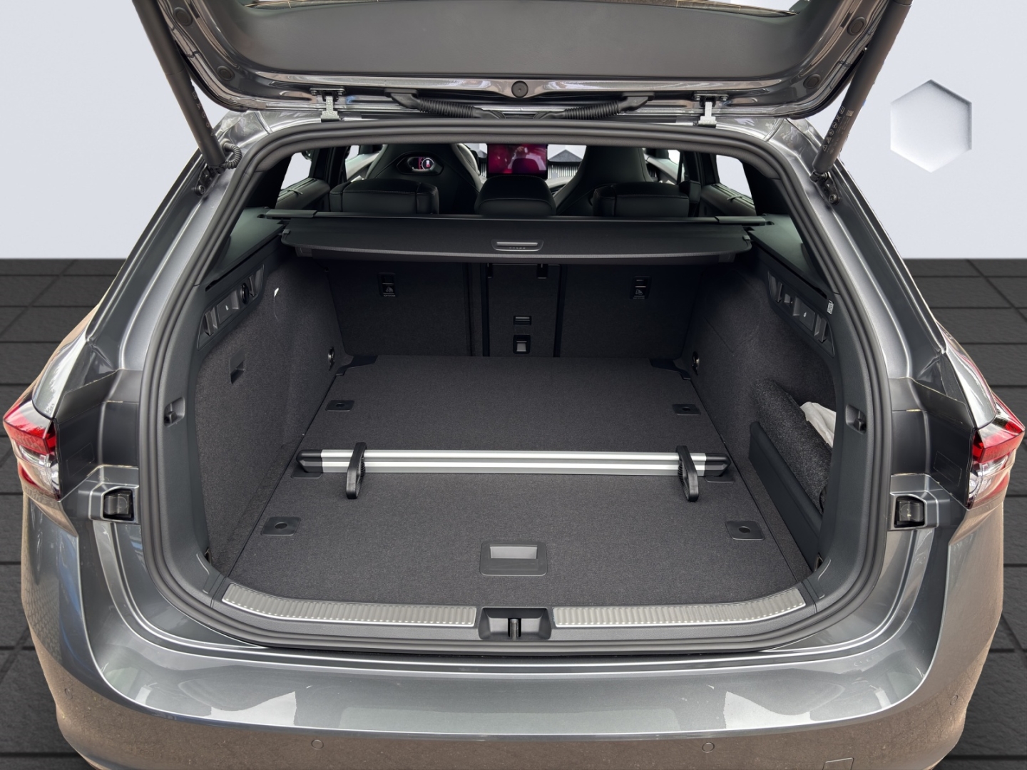 Superb Combi 2.0 TSI Pano Canton Sound Sportline AHK Familienpaket