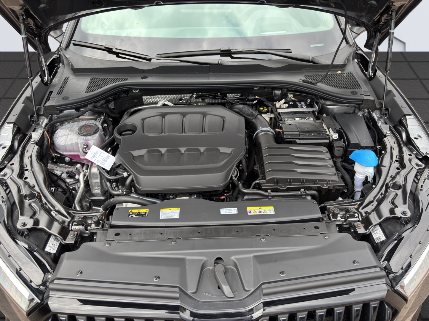 Superb Combi 2.0 TSI Pano Canton Sound Sportline AHK Familienpaket