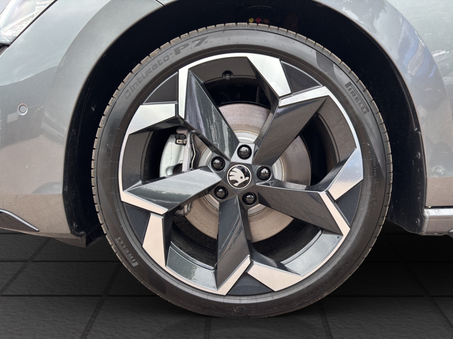 Superb Combi 2.0 TSI Pano Canton Sound Sportline AHK Familienpaket