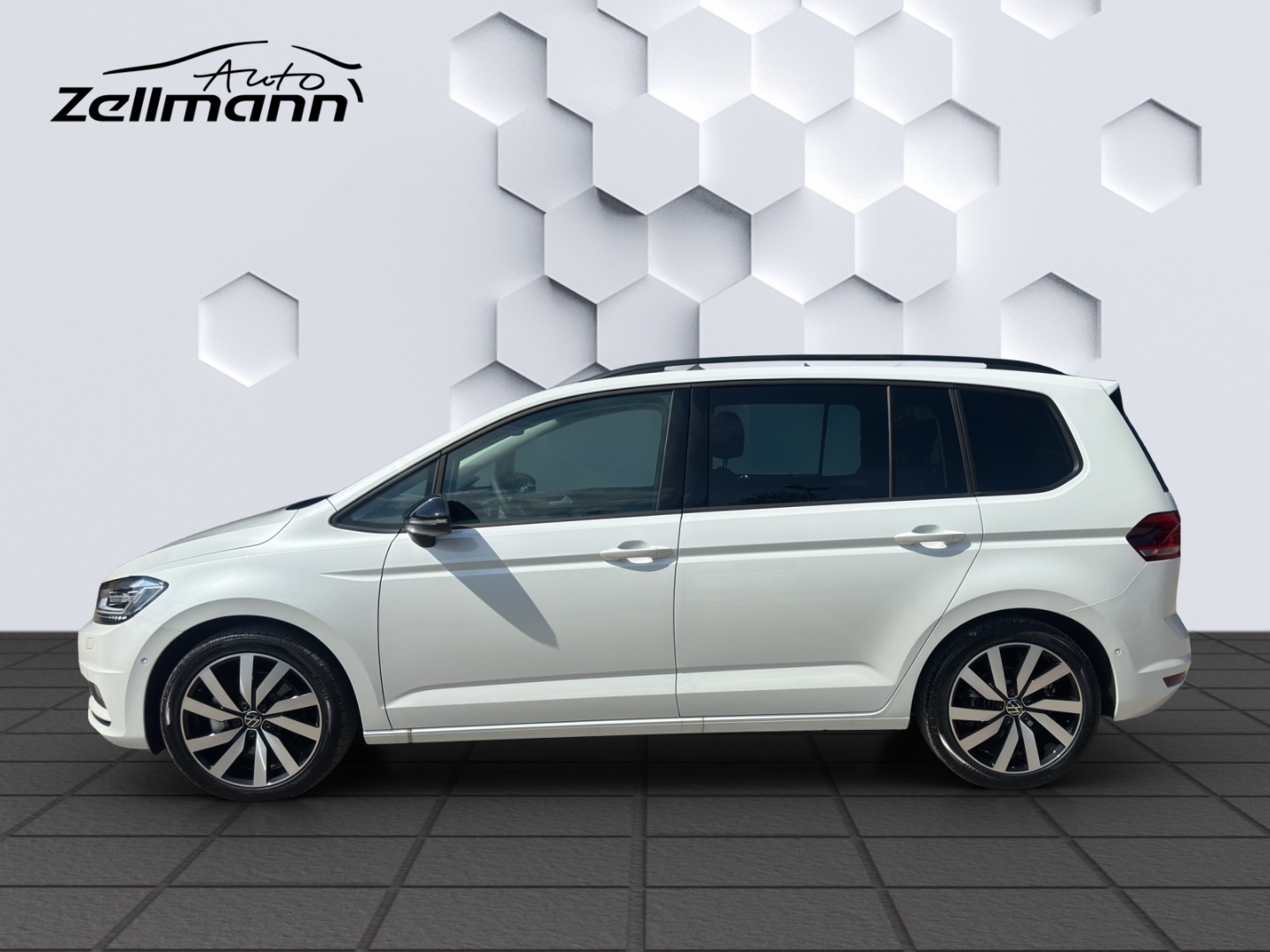 Touran Highline 1.5l DSG StHz Panodach Navi AHK