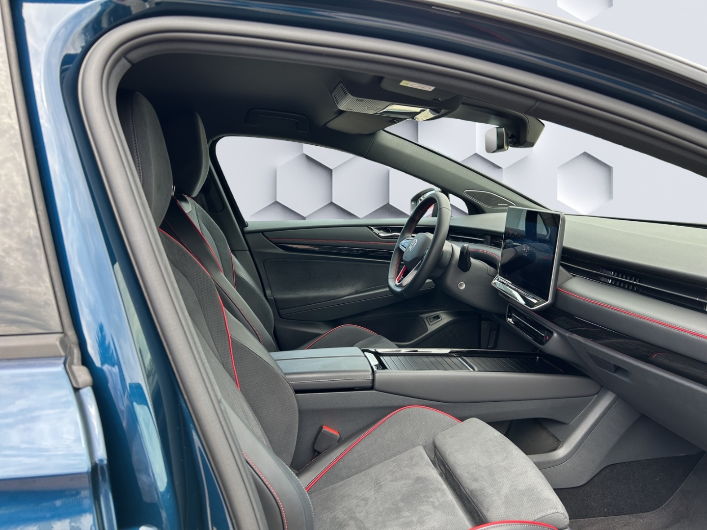 ID.7 250 kW Tourer GTX 4Motion 250kW AHZV MatrixLED HuD DCC ACC ParkAssistPro 360°Kamera Sitzheizung