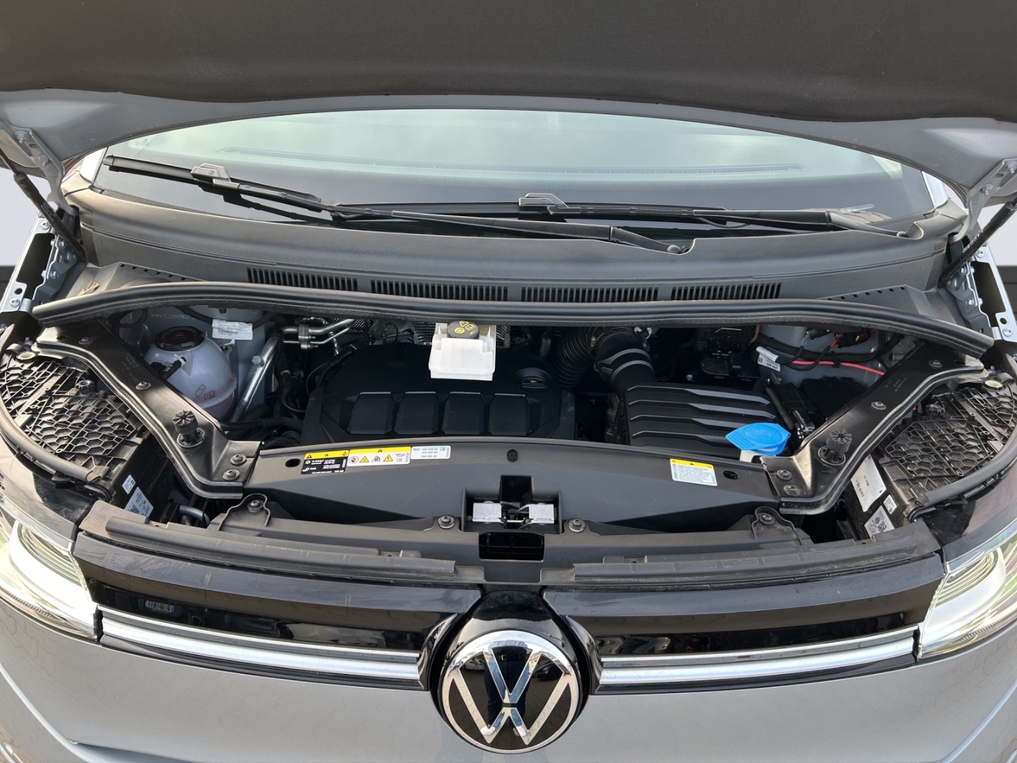 T7 Multivan Lang 2.0 TDI DSG 7-Sitz AHK IQ.Light LED NAvi Standheizung