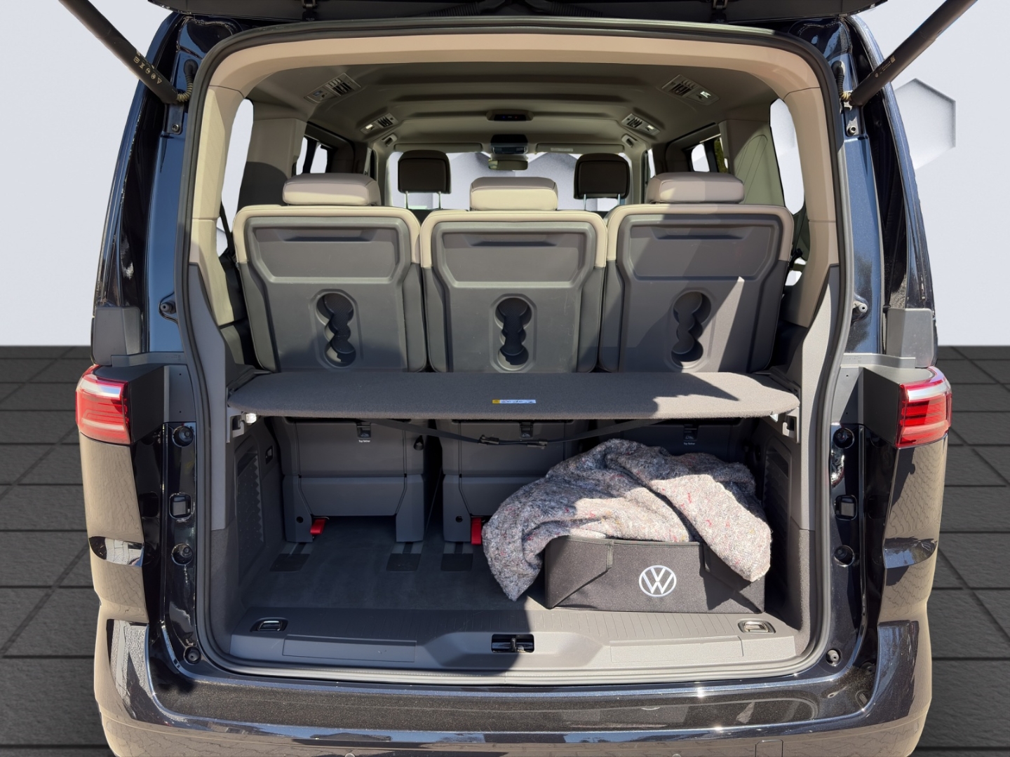 T7 Multivan 2.0 TDI 110kW DSG  Matrix LED AHK ACC ParkAssist 360°Kamera Standheizung Sitzheiz 7-Sitzer