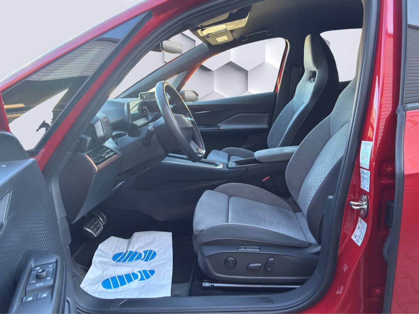 Born 150kW LED ACC 360°Kamera ParkLenkAssist Sitzheizung