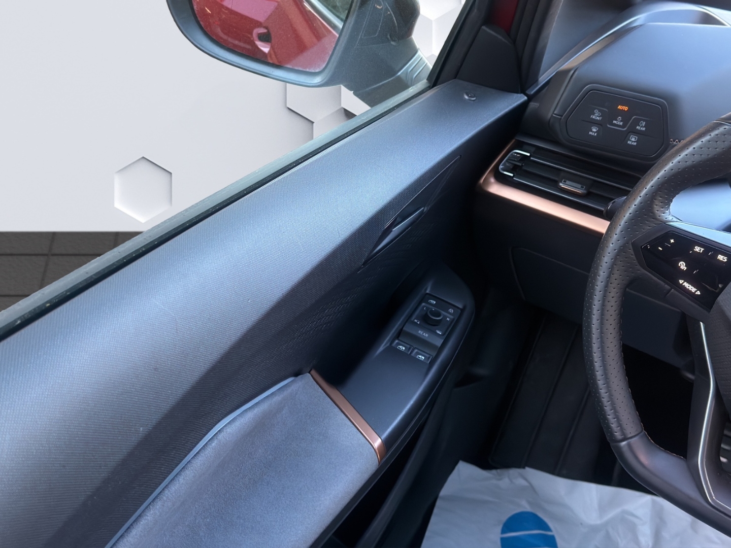 Born 150kW LED ACC 360°Kamera ParkLenkAssist Sitzheizung