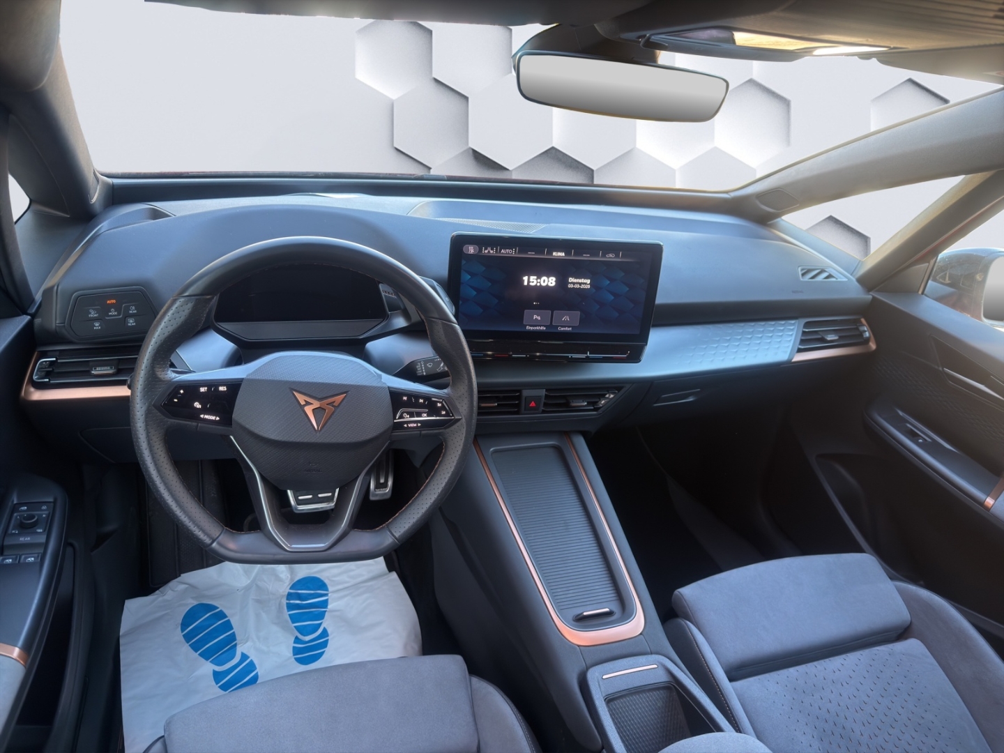 Born 150kW LED ACC 360°Kamera ParkLenkAssist Sitzheizung