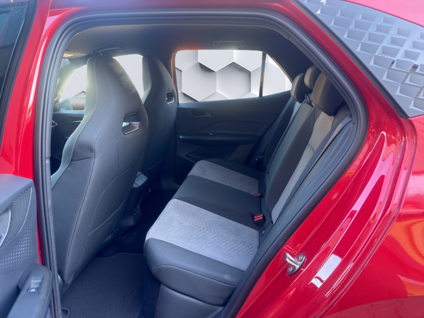 Born 150kW LED ACC 360°Kamera ParkLenkAssist Sitzheizung