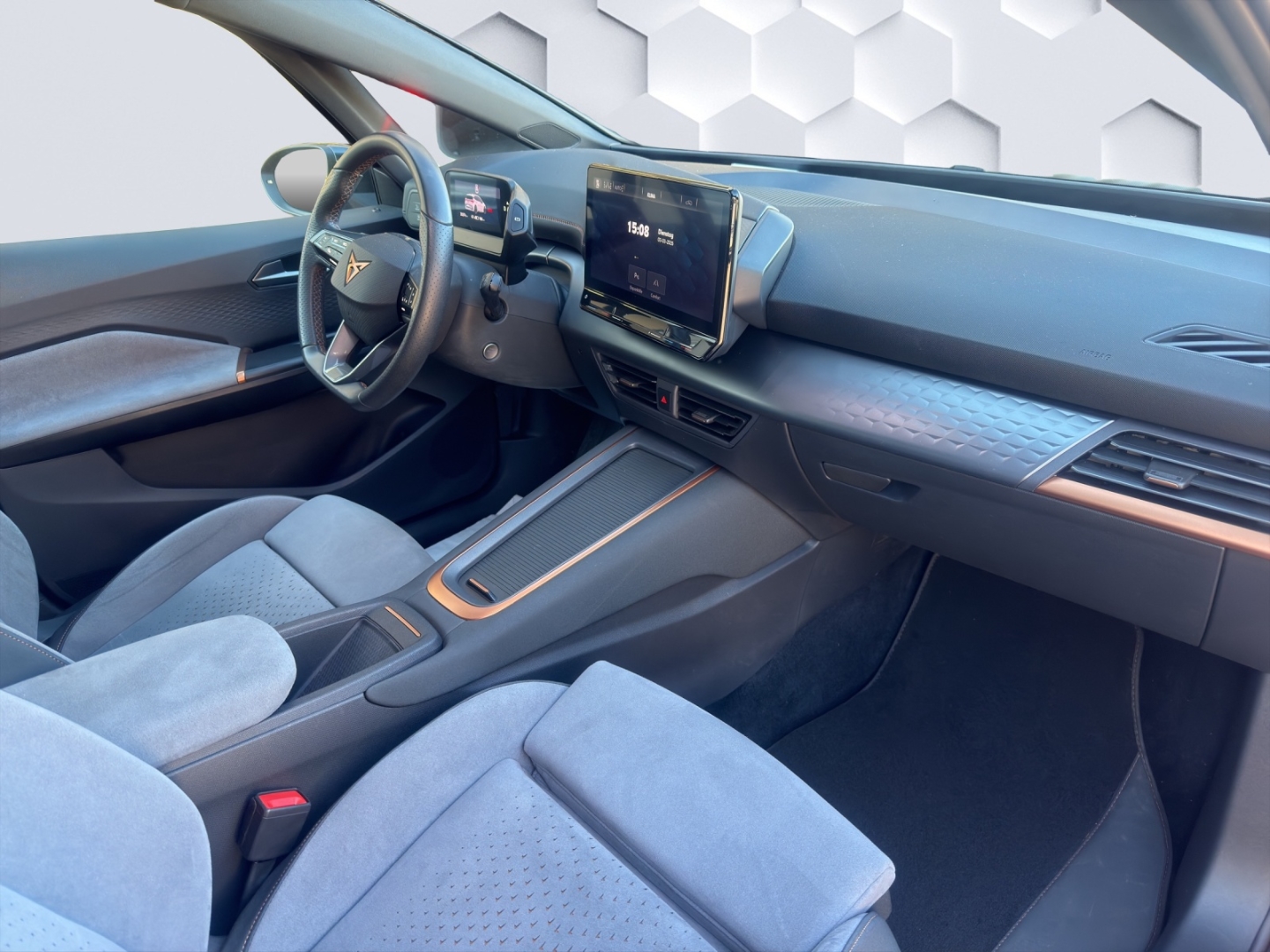 Born 150kW LED ACC 360°Kamera ParkLenkAssist Sitzheizung