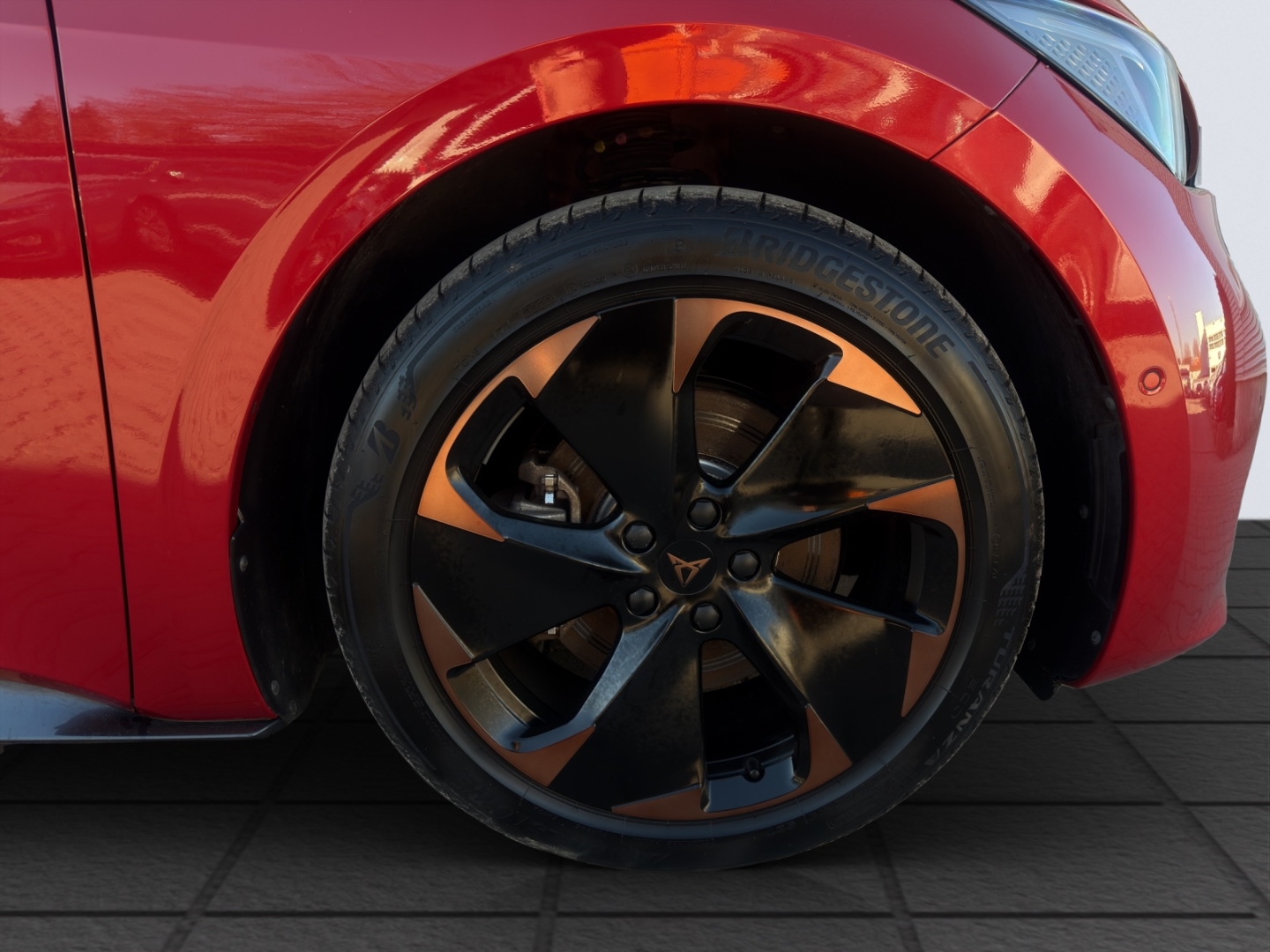 Born 150kW LED ACC 360°Kamera ParkLenkAssist Sitzheizung