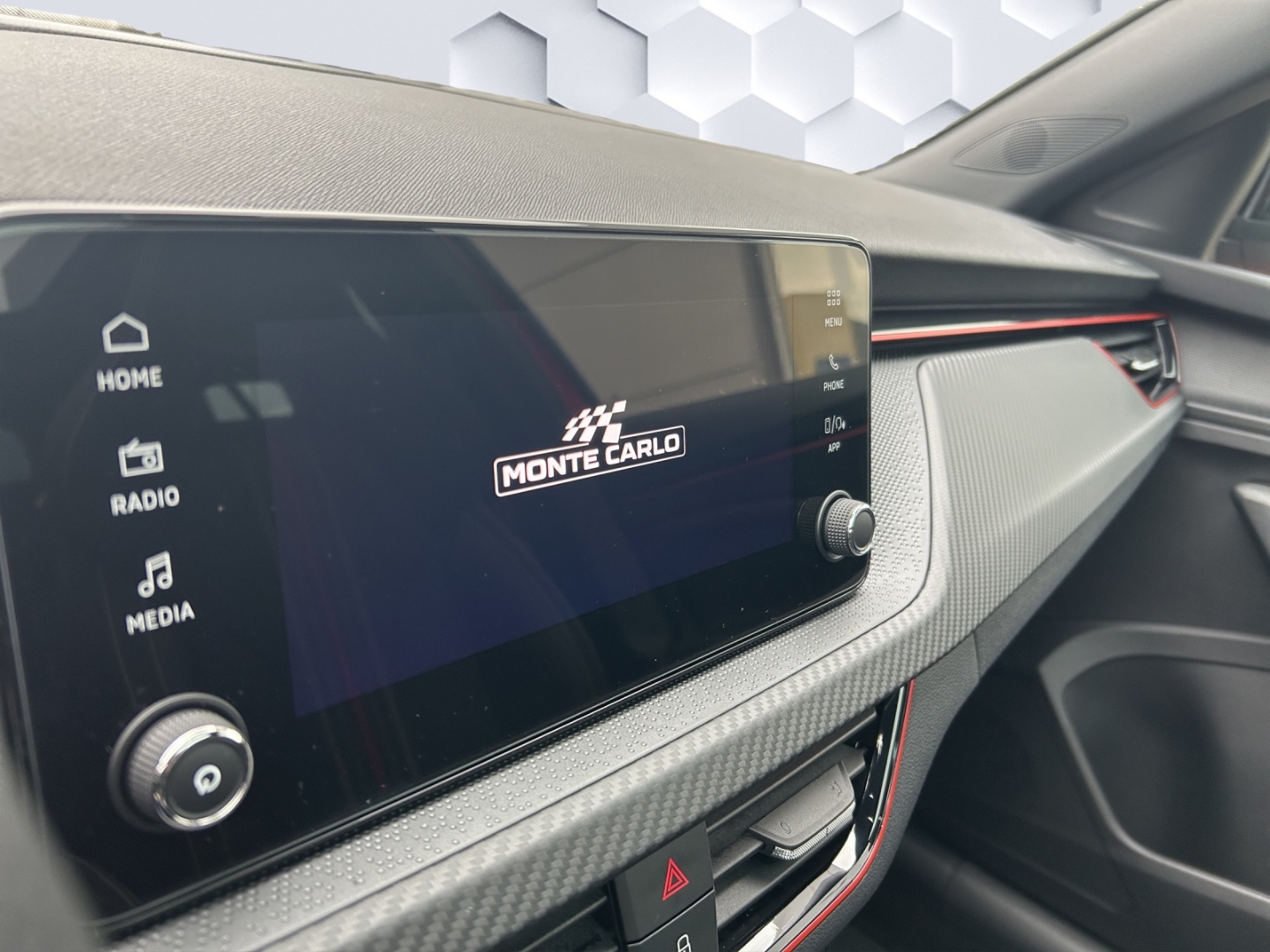 Kamiq Monte Carlo Panorama Digitales Cockpit LED Blendfreies Fernl. Kurvenlicht Sperrdiff.
