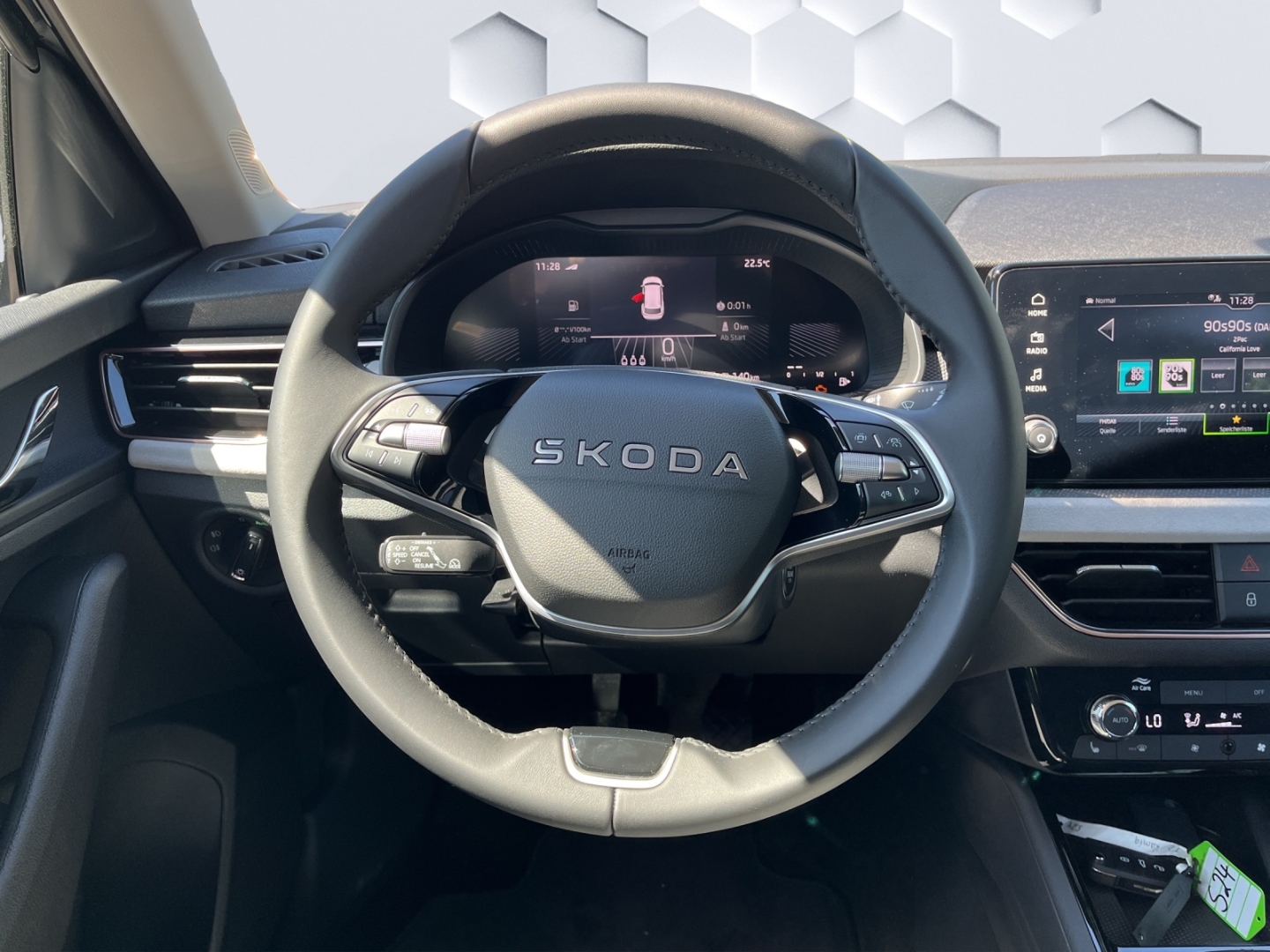 Kamiq Tour Balance 1.0 TSI 85kW MatrixLED ACC Rückfahrkamera Sitzheizung