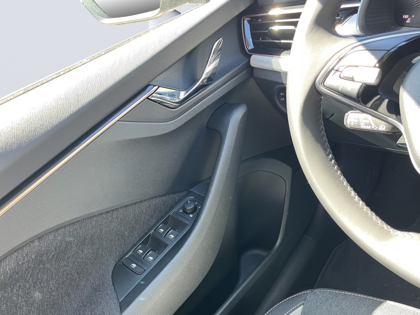 Kamiq Tour Balance 1.0 TSI 85kW MatrixLED ACC Rückfahrkamera Sitzheizung