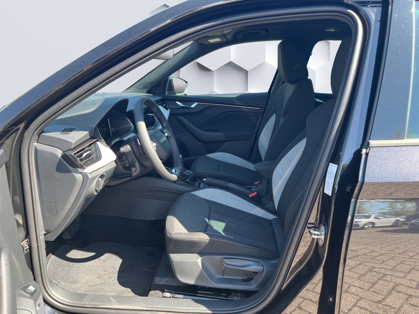Kamiq Tour 1.5TSI 110kW AHZV MatrixLED PanoDach ACC Rückfahrkamera Sitzheizung