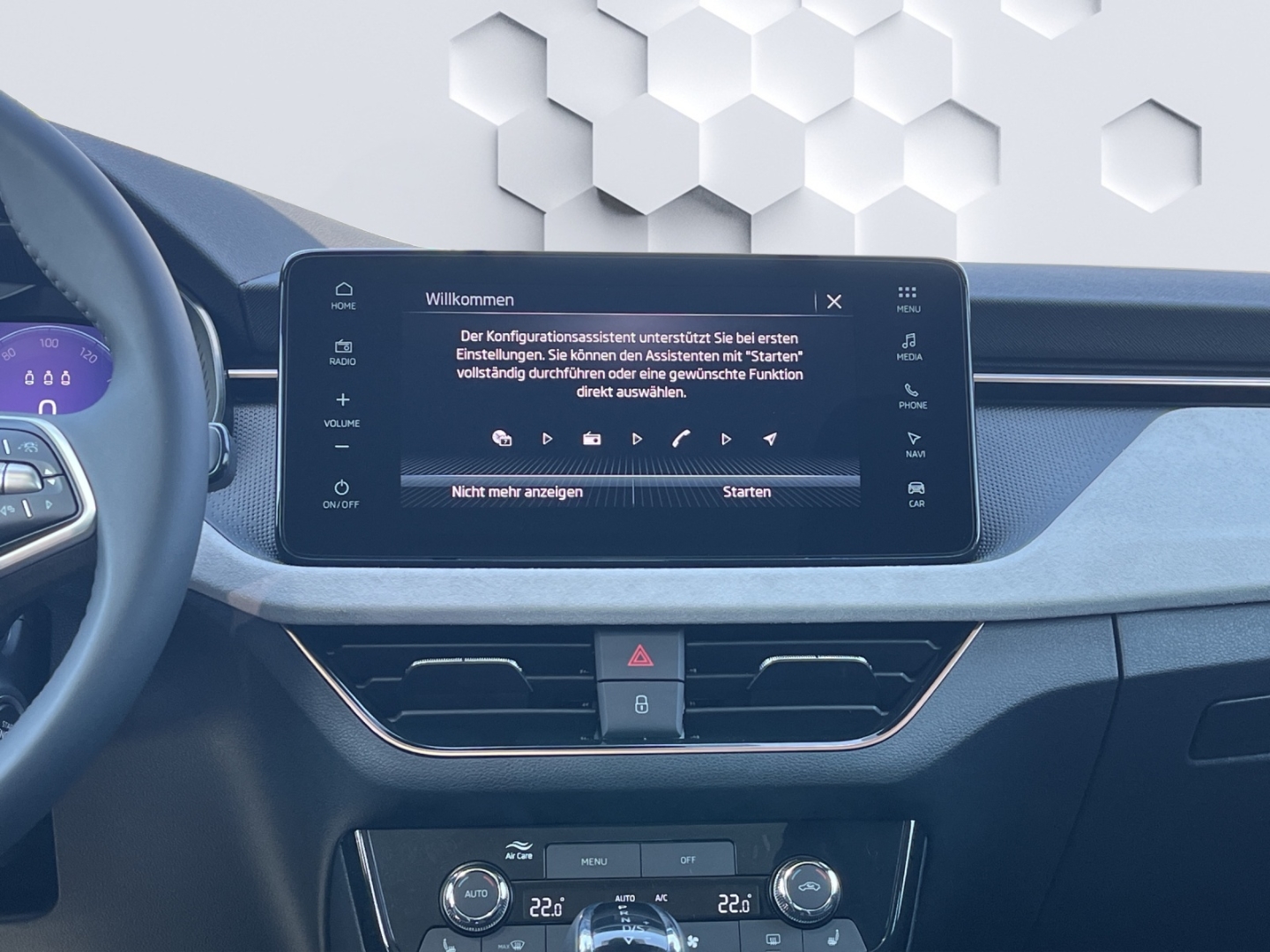 Kamiq Tour 1.5TSI 110kW AHZV MatrixLED PanoDach ACC Rückfahrkamera Sitzheizung
