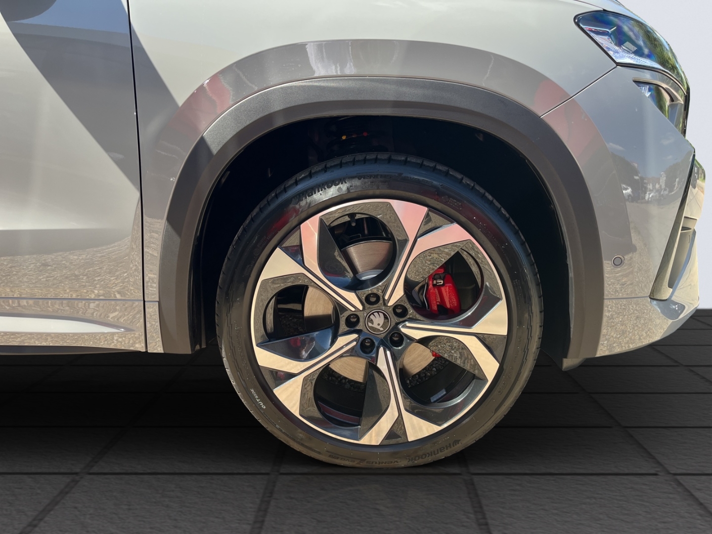 Kodiaq 2.0 TSI 195 kW 4x4 RS Sportpaket HUD AD StandHZG AHK-klappbar Digitales Cockpit