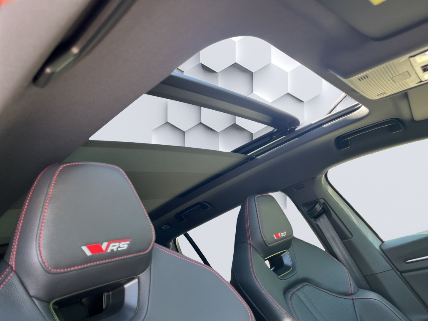Kodiaq 2.0 TSI 195 kW 4x4 RS Sportpaket HUD AD StandHZG AHK-klappbar Digitales Cockpit