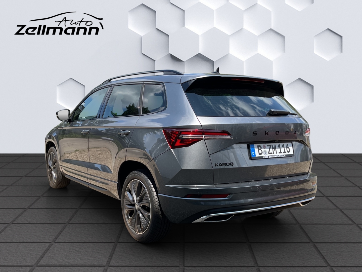 Karoq Sportline Sportpaket AD AHK El. Panodach Navi Soundsystem LED Blendfreies Fernl.