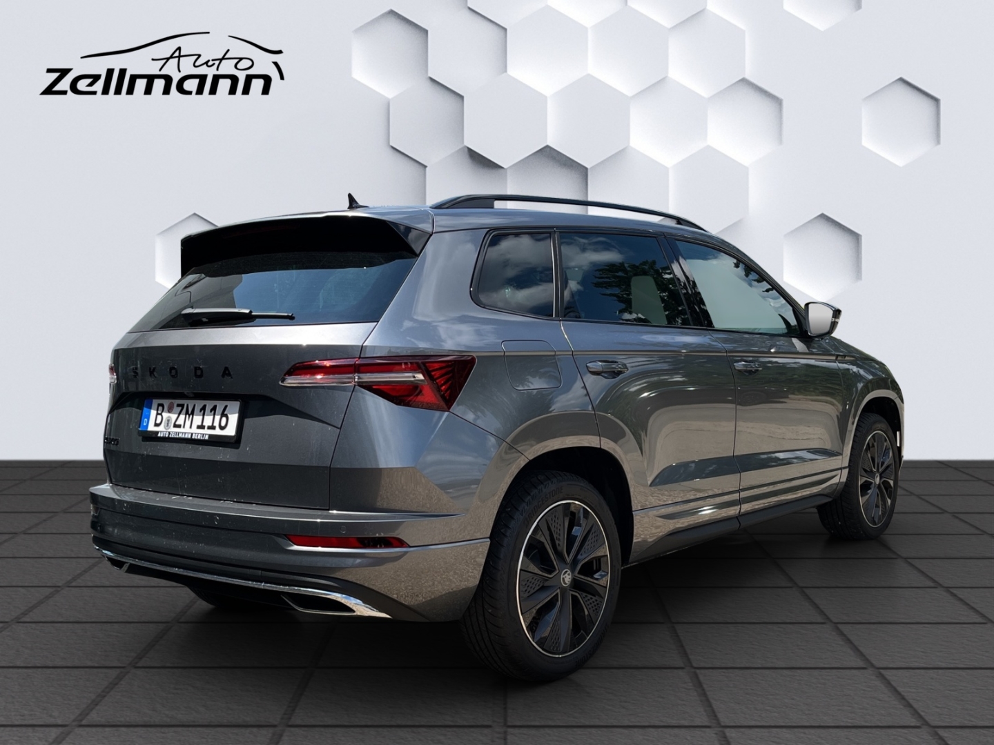 Karoq Sportline Sportpaket AD AHK El. Panodach Navi Soundsystem LED Blendfreies Fernl.