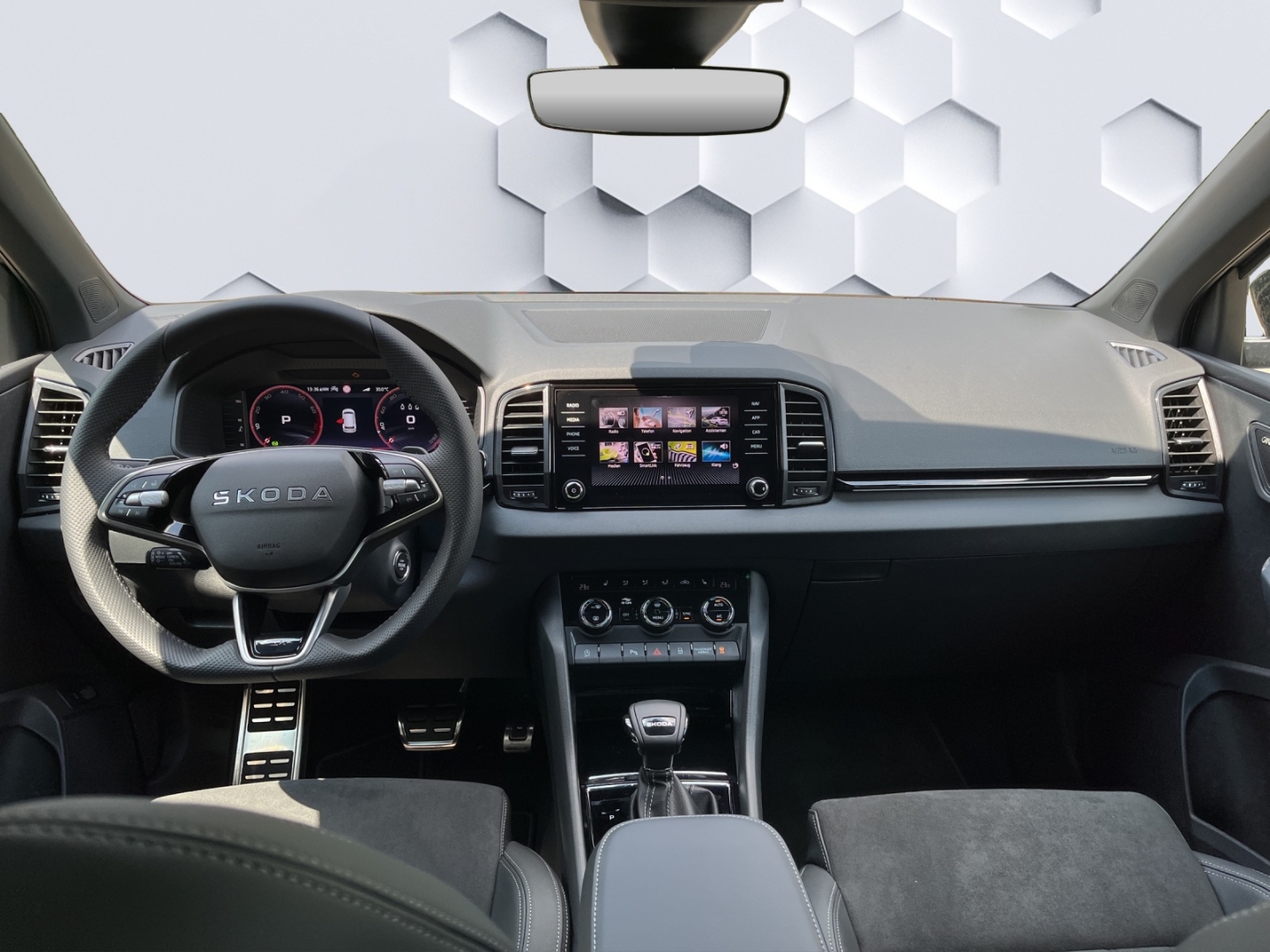 Karoq Sportline Sportpaket AD AHK El. Panodach Navi Soundsystem LED Blendfreies Fernl.