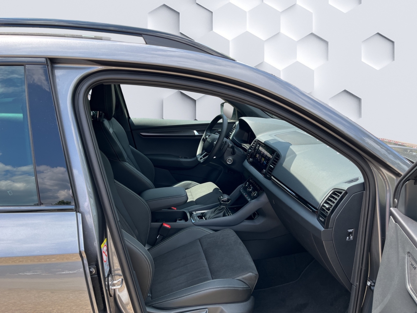 Karoq Sportline Sportpaket AD AHK El. Panodach Navi Soundsystem LED Blendfreies Fernl.