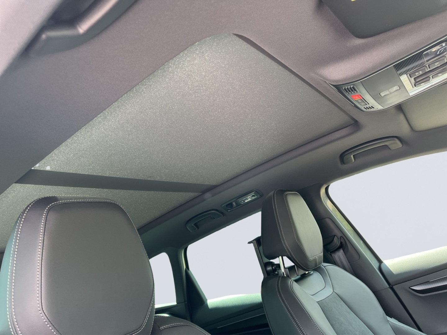 Karoq Sportline Sportpaket AD AHK El. Panodach Navi Soundsystem LED Blendfreies Fernl.