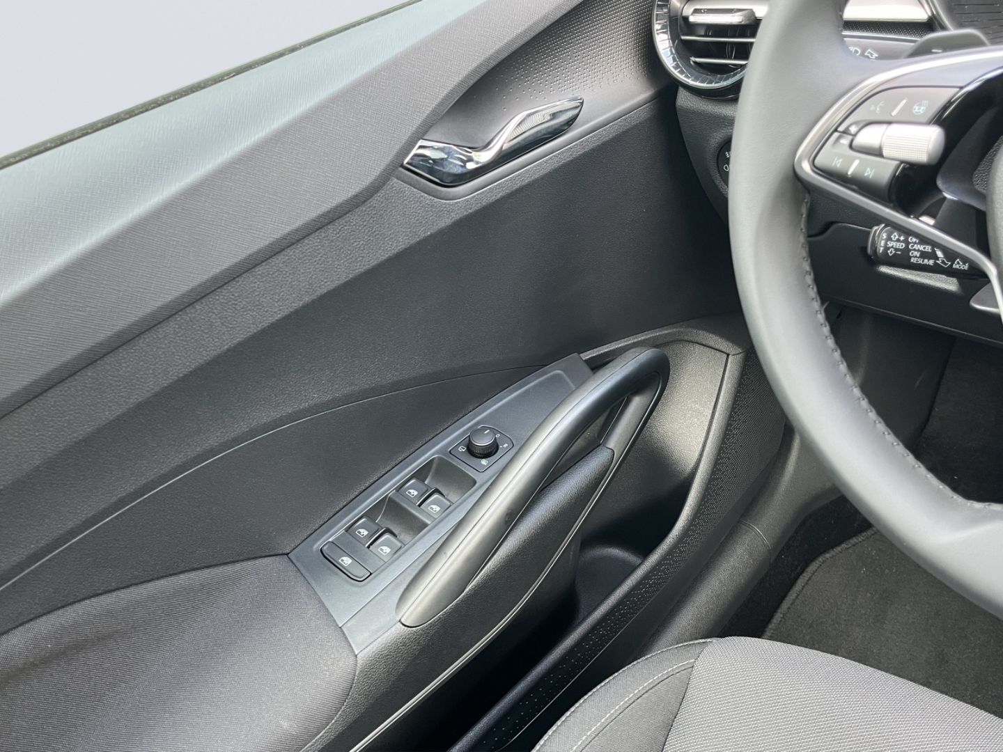 Fabia Selection AHK-abnehmbar Digitales Cockpit LED Sperrdiff. ACC Apple CarPlay Android Auto