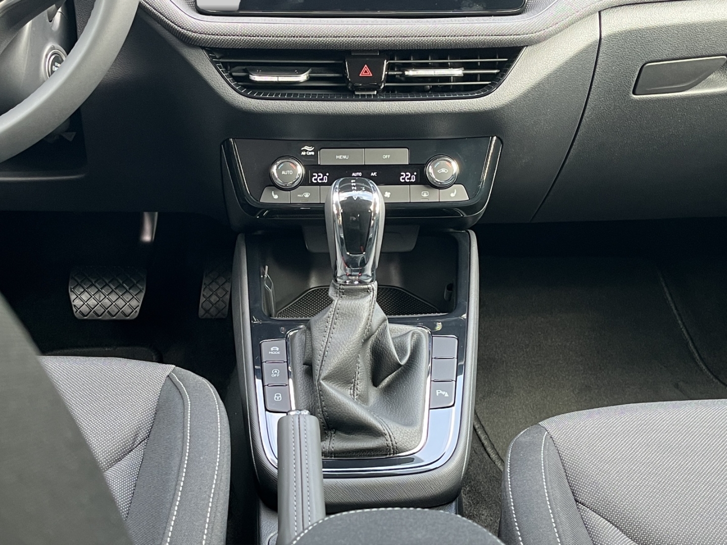 Fabia Selection AHK-abnehmbar Digitales Cockpit LED Sperrdiff. ACC Apple CarPlay Android Auto