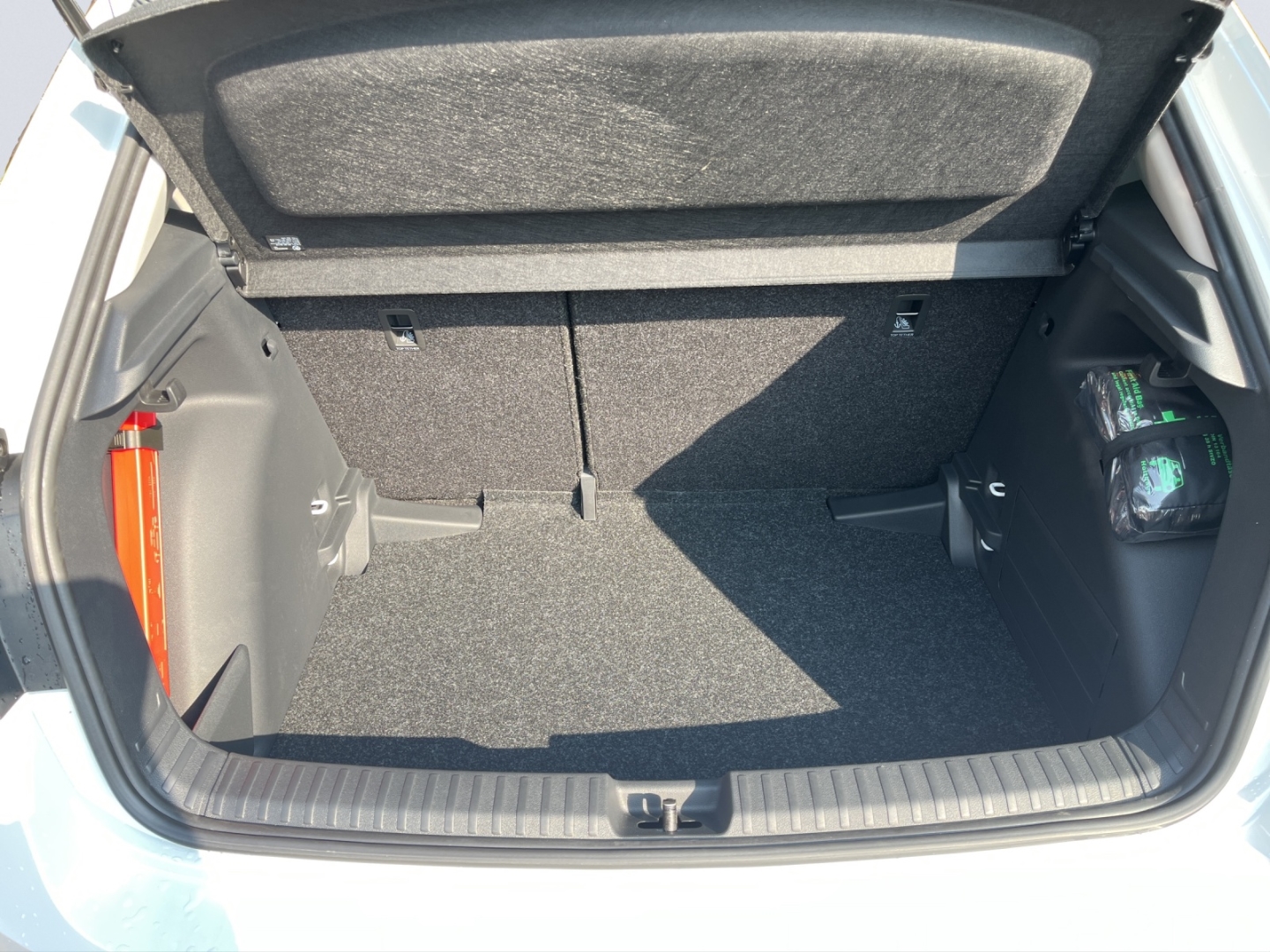 Fabia Selection AHK-abnehmbar LED Sperrdiff. ACC Apple CarPlay Android Auto Mehrzonenklima