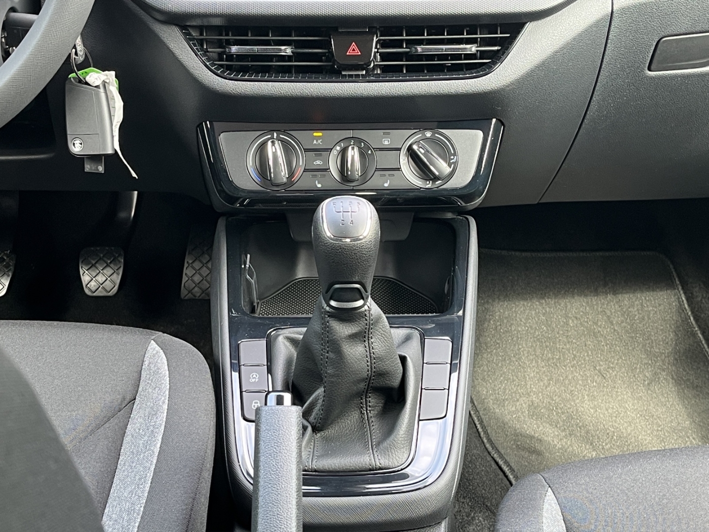 Fabia Essence LED Sperrdiff. ACC Apple CarPlay Android Auto Musikstreaming DAB SHZ Spurwechselassistent