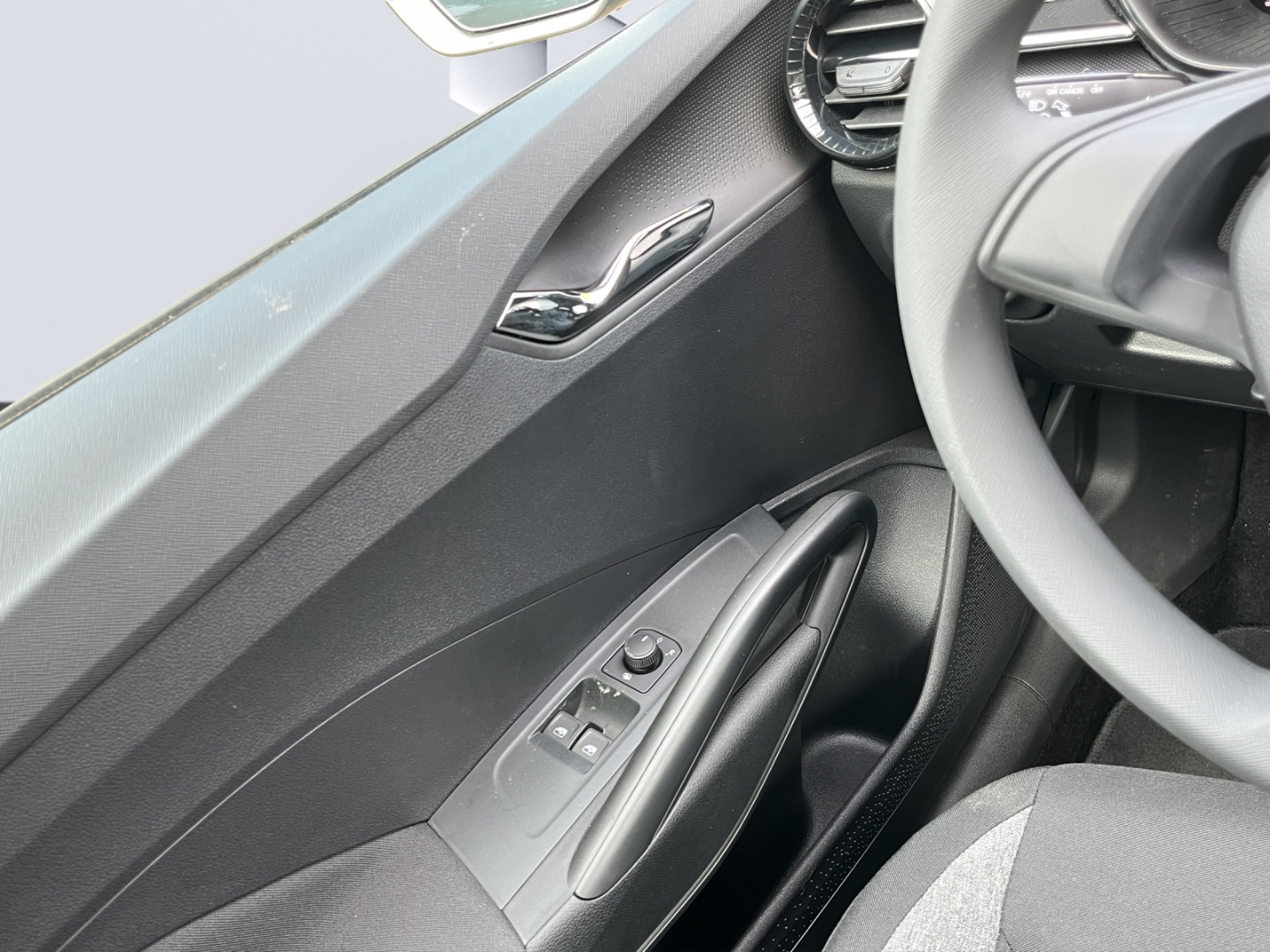 Fabia Essence LED Sperrdiff. ACC Apple CarPlay Android Auto Musikstreaming DAB SHZ Spurwechselassistent