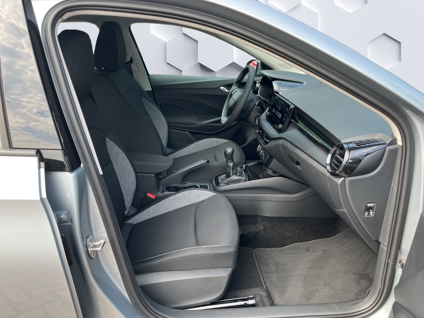 Fabia Selection AHK-abnehmbar Digitales Cockpit LED Sperrdiff. ACC Apple CarPlay Android Auto