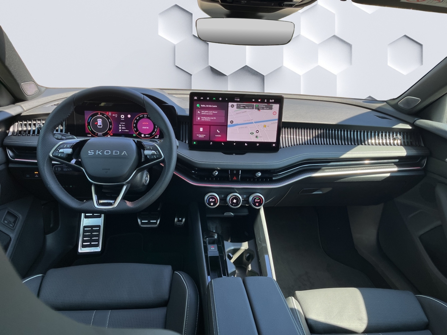 Superb Combi 1.5 TSI iV 150 kW Sportline HUD AD AHK-klappbar El. Panodach Digitales Cockpit