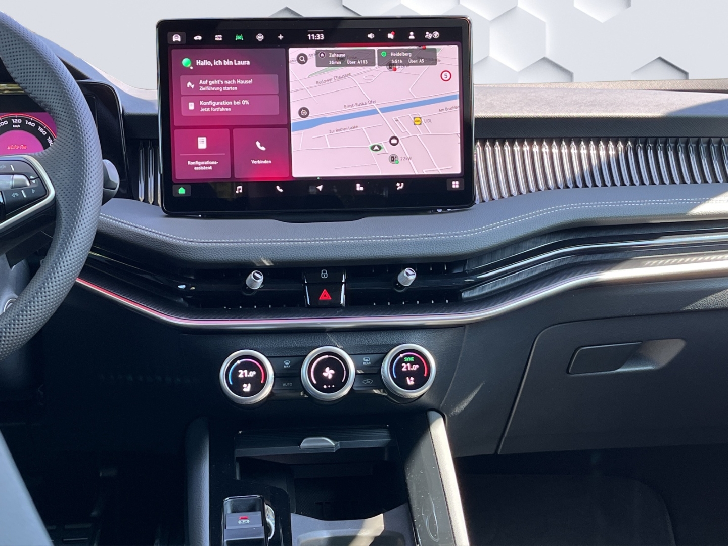 Superb Combi 1.5 TSI iV 150 kW Sportline HUD AD AHK-klappbar El. Panodach Digitales Cockpit