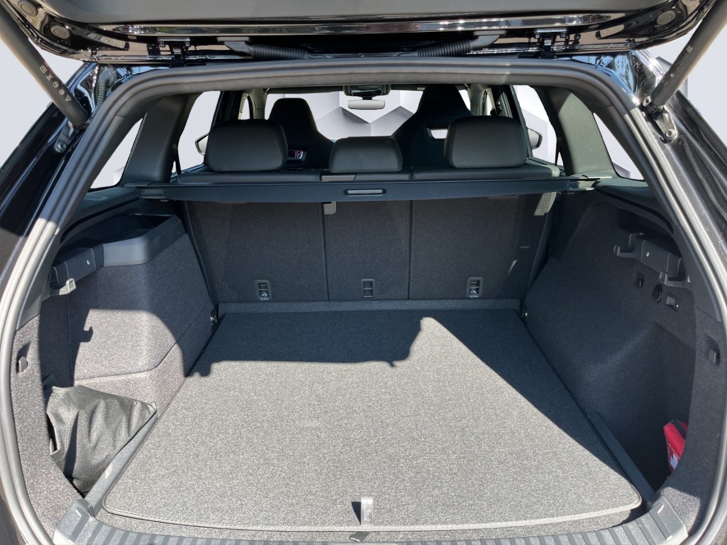 Kodiaq 1.5 TSI iV 150 kW Sportline Sportpaket HUD AD AHK Navi Digitales Cockpit Memory Sitze