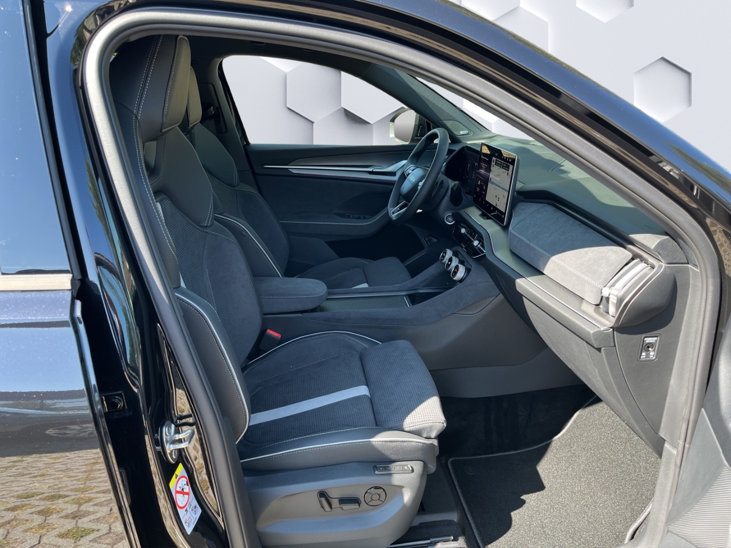 Kodiaq 1.5 TSI iV 150 kW Sportline Sportpaket HUD AD AHK Navi Digitales Cockpit Memory Sitze