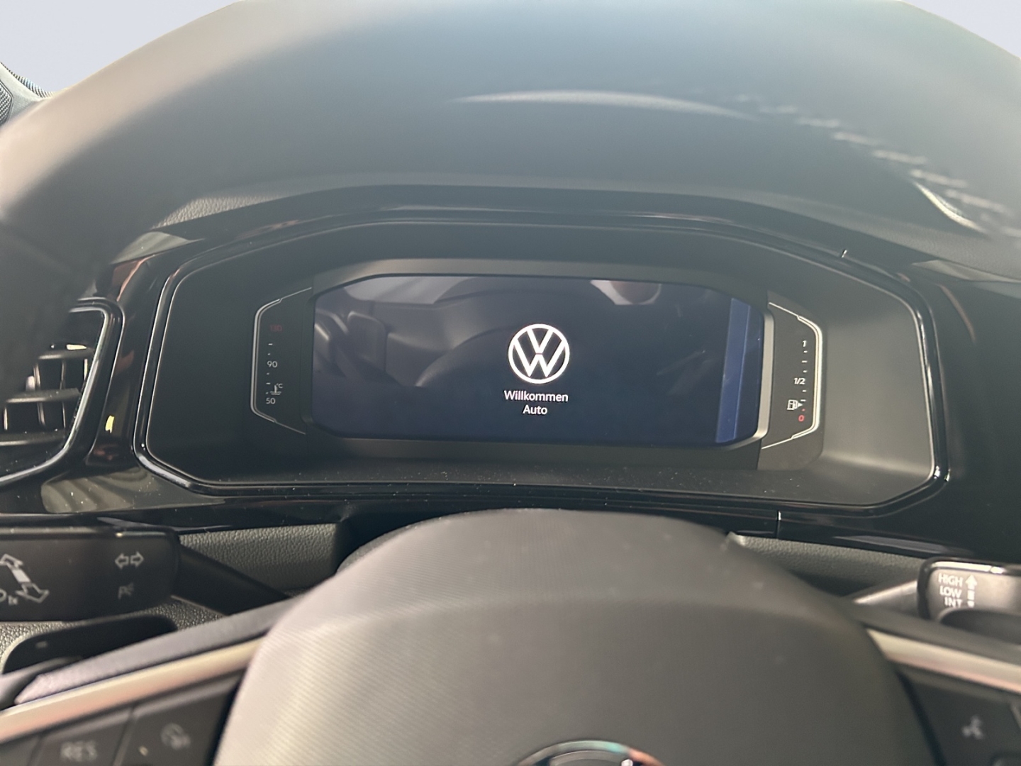 T-Roc Style 2.0l TDI DSG AhK Navi IQ Drive W+S Reifen