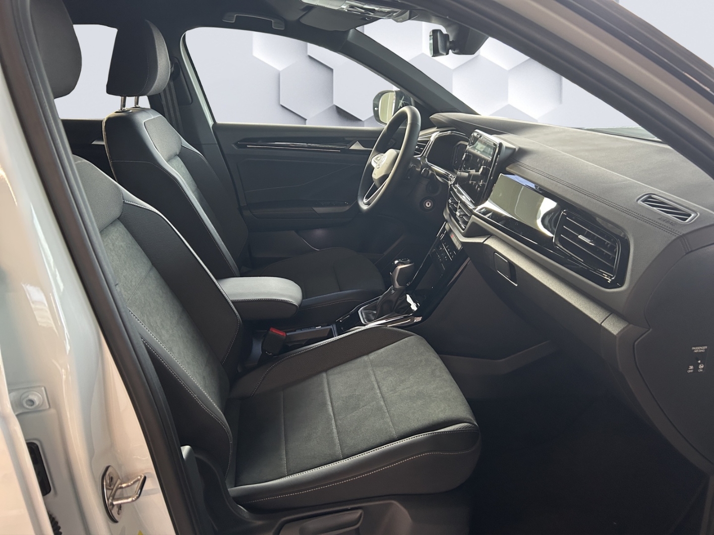 T-Roc Style 2.0l TDI DSG AhK Navi IQ Drive W+S Reifen