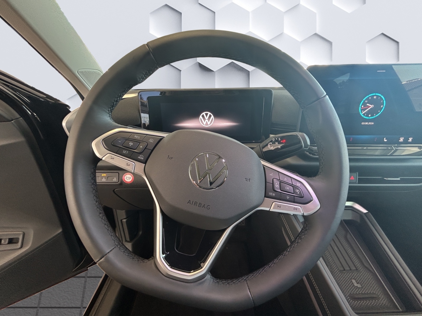 T-Roc Style 1.5l eTSI DSG AhK W+S Reifen IQ.Drive & Light
