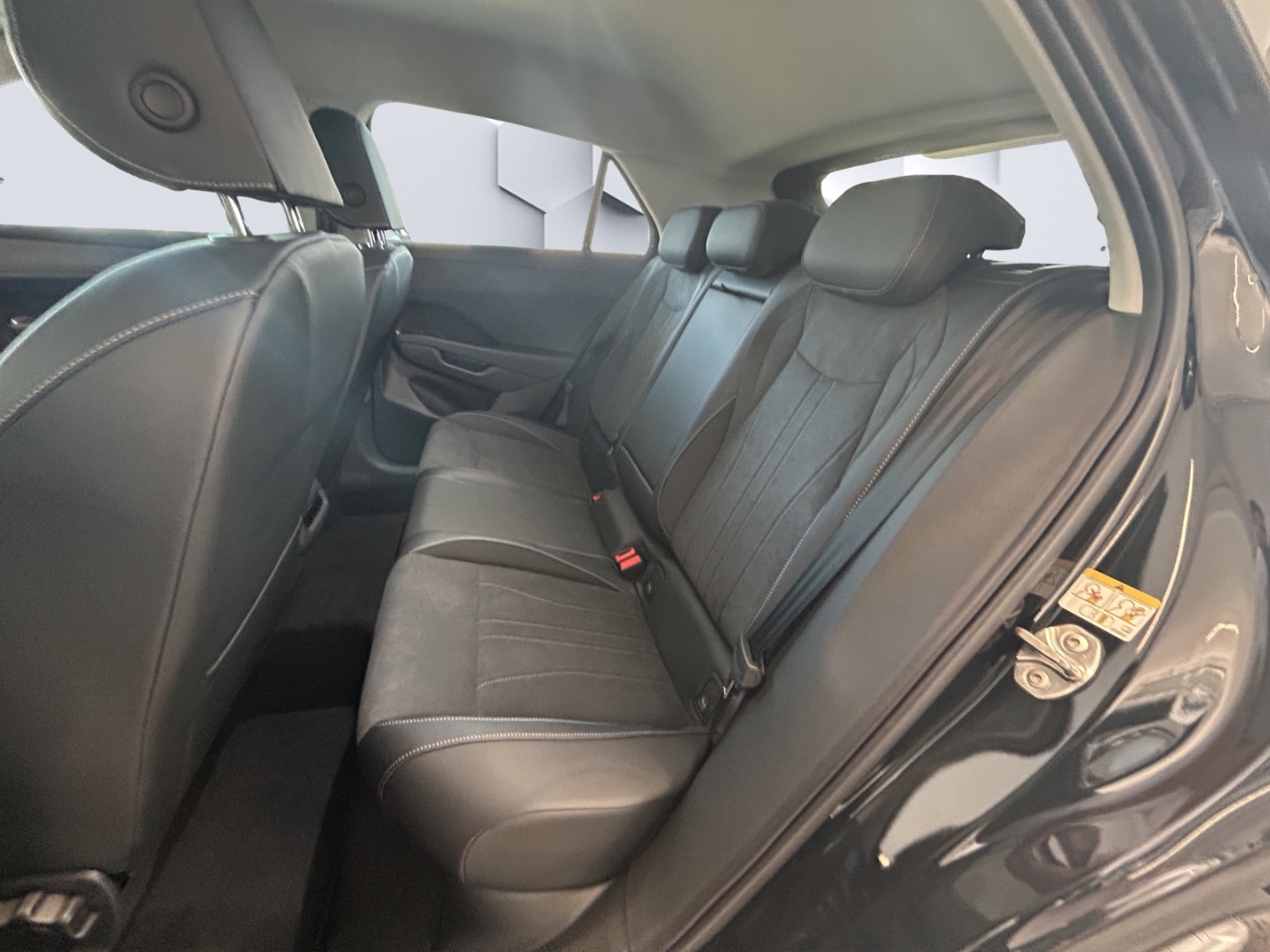 T-Roc Style 1.5l eTSI DSG AhK W+S Reifen IQ.Drive & Light