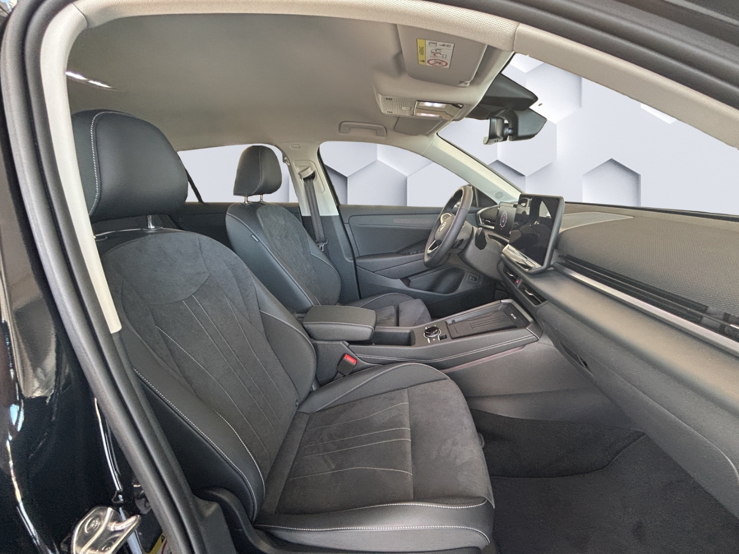T-Roc Style 1.5l eTSI DSG AhK W+S Reifen IQ.Drive & Light