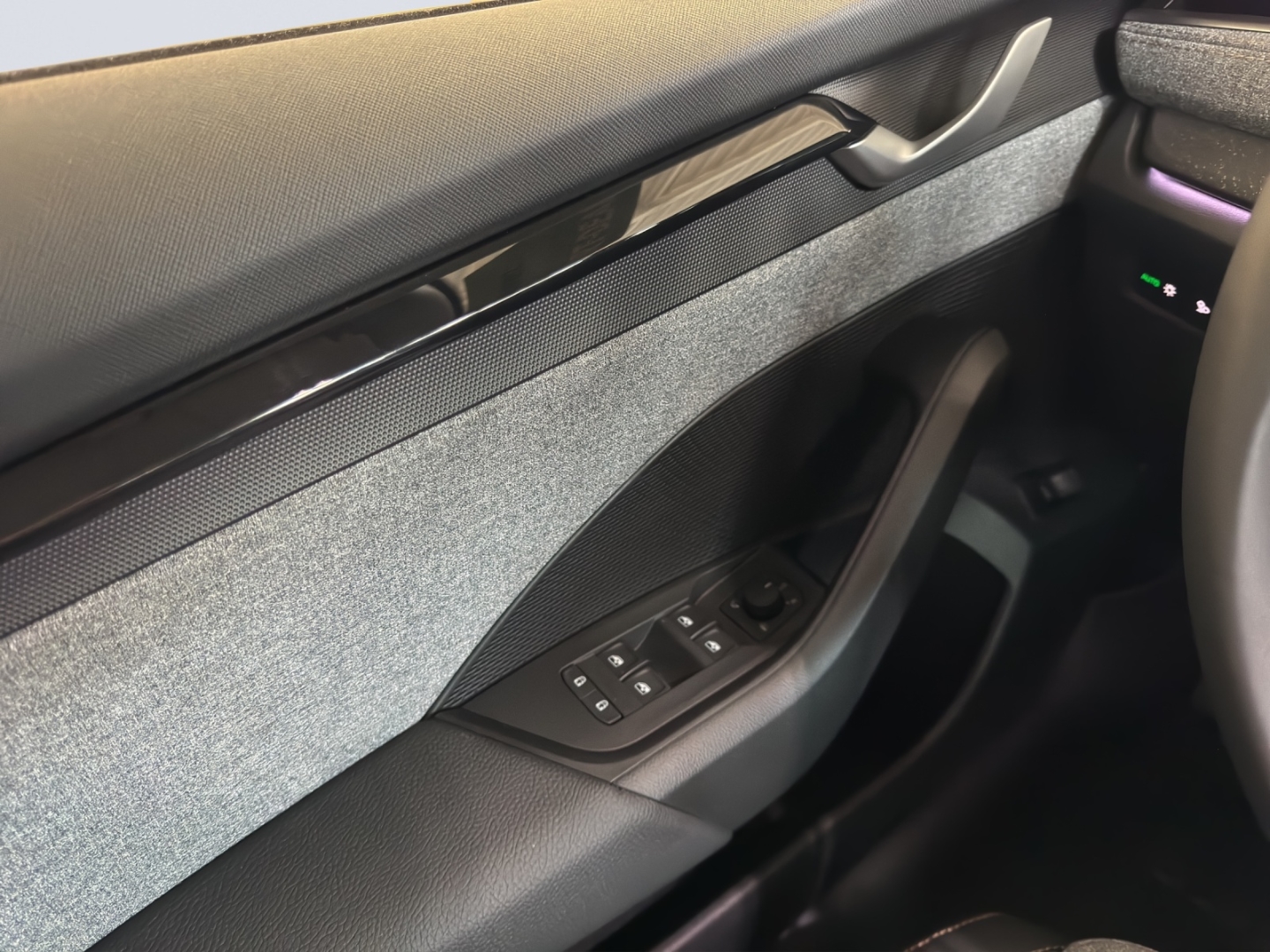 Octavia Balance Combi 2.0 TDI 110 kW Tour El. Verdeck HUD AHK-klappbar Navi Digitales Cockpit