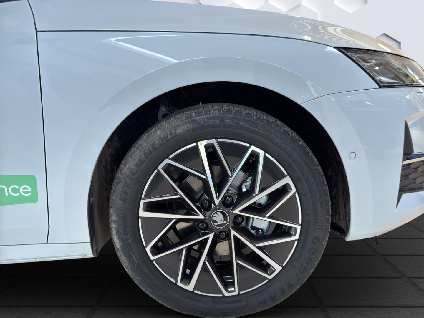 Octavia Balance Combi 2.0 TDI 110 kW Tour El. Verdeck HUD AHK-klappbar Navi Digitales Cockpit